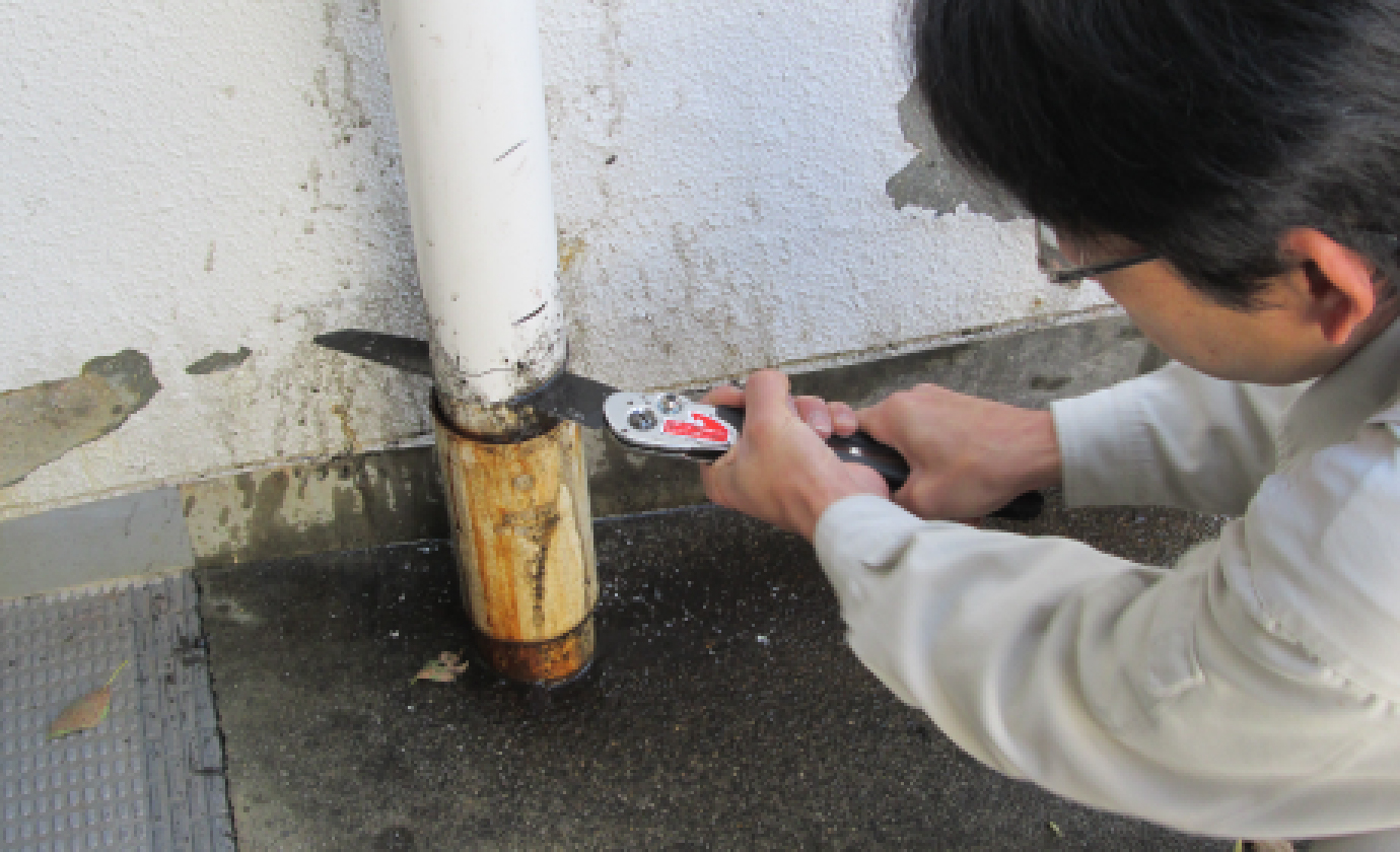 県立高等学校配管洗浄（配管詰りからのオーバーフロー解消）