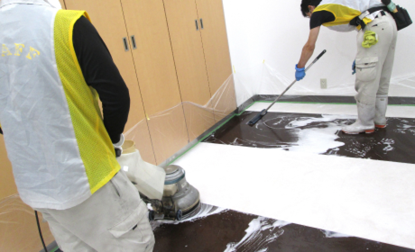 スタジオ床剥離洗浄（既存ワックス除去後ワックスコーティング）