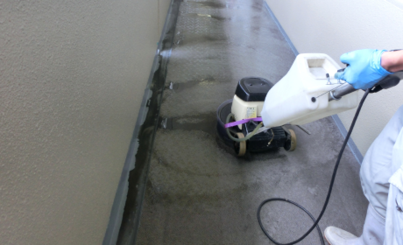 マンション共用部薬品洗浄（弊社オリジナル洗浄剤H・O・C使用）