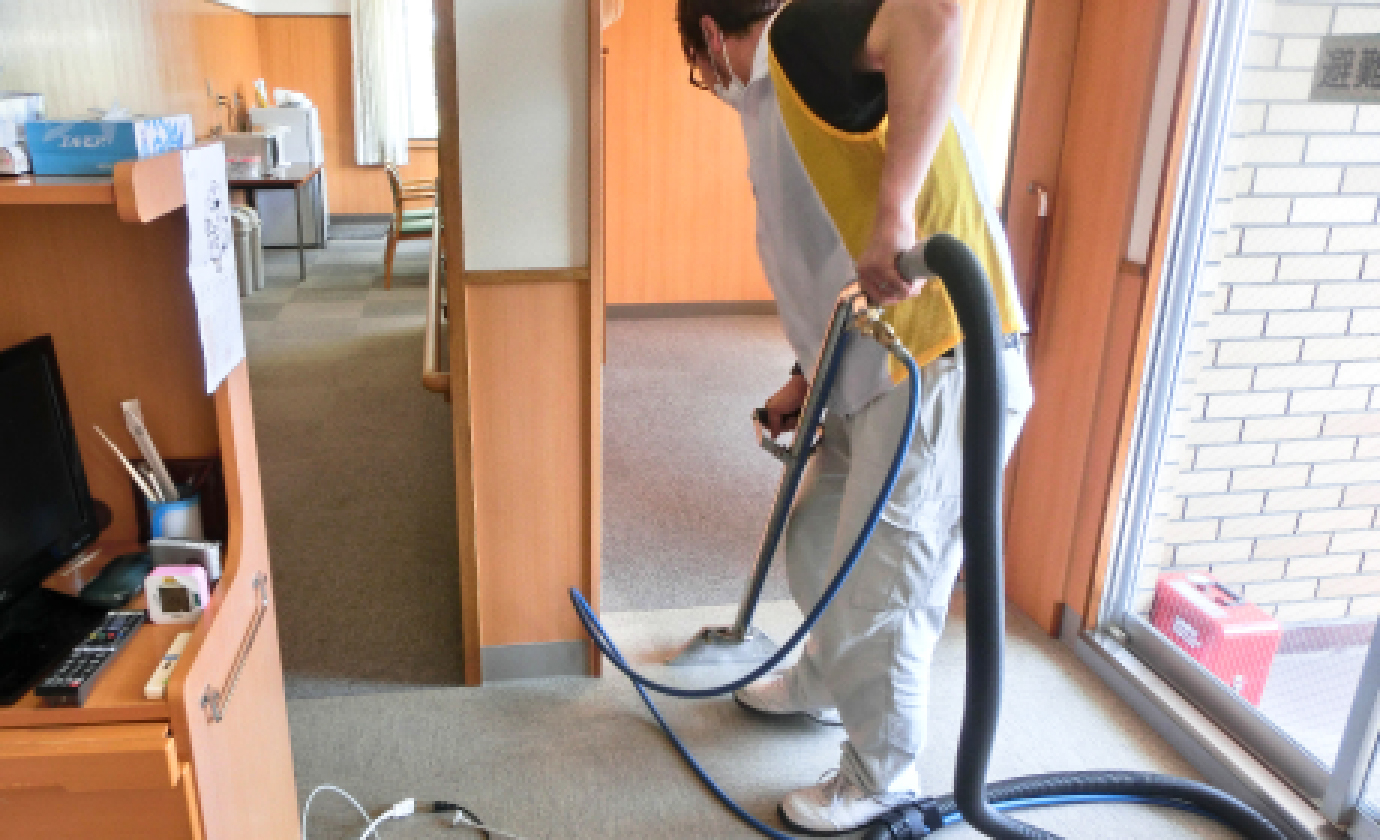 カーペットクリーニング