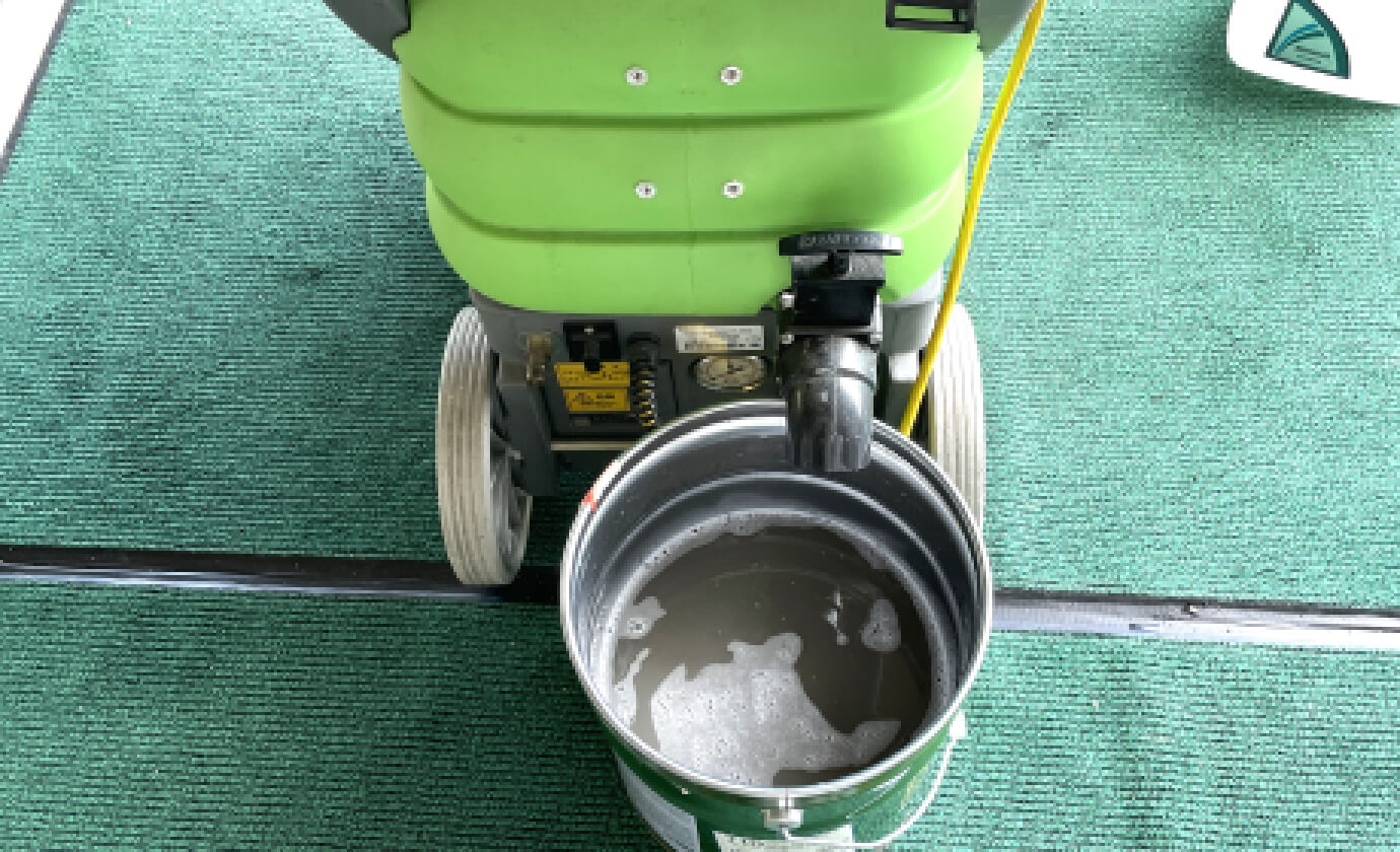 カーペットクリーニング