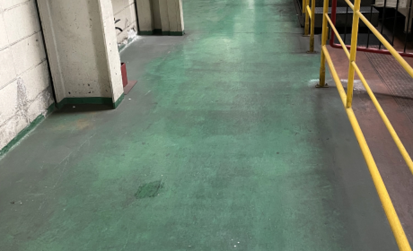 工場内強汚れ床洗浄